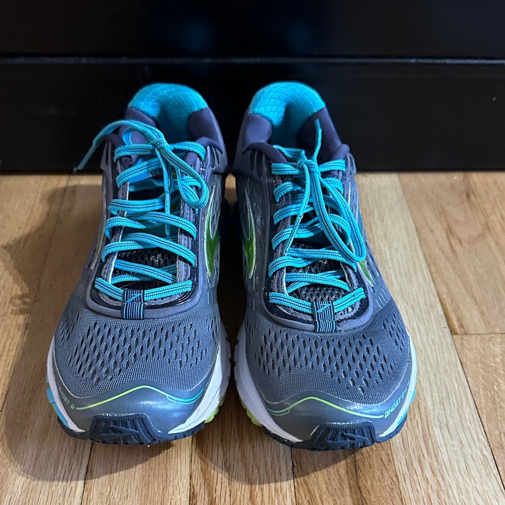 Brooks Ghost 9 Women's Gray and Teal Athletic Shoes